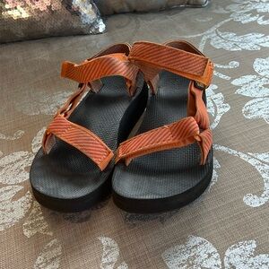 Teva Sandals 🧡
